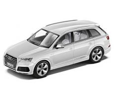 Модель автомобиля Audi Q7, Glacier White, Scale 1:43